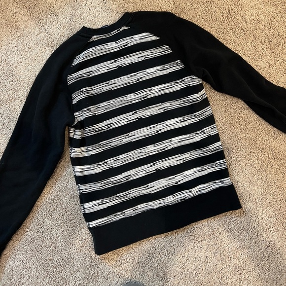 Nine Sweatshirt Size SM EUC - Picture 5 of 8